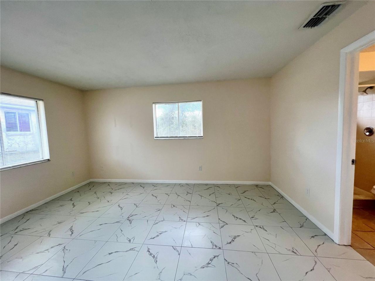 Photo 17 of 20