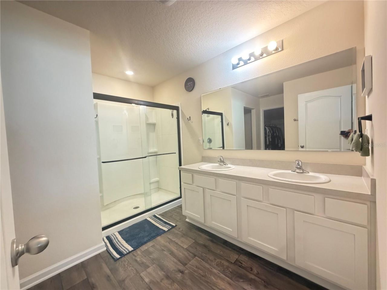 Photo 20 of 20: Ensuite Bathroom