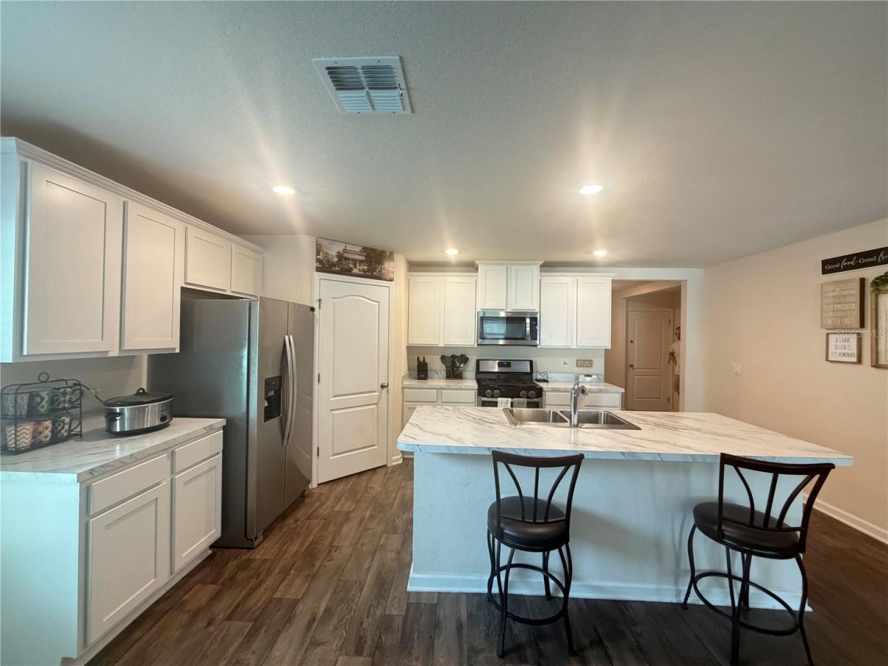 Photo 9 of 20: Spacious Kitchen