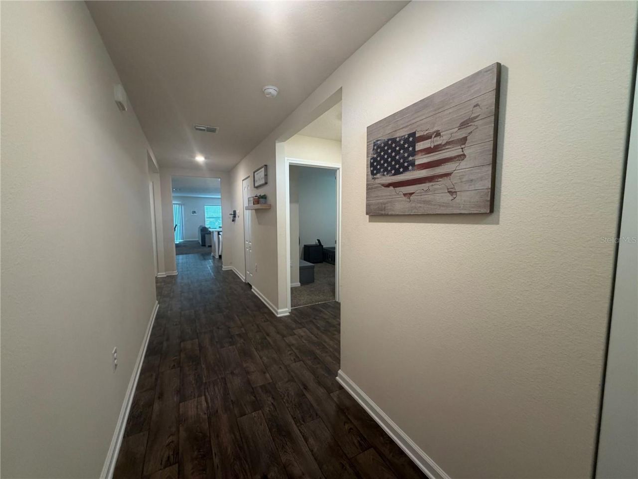 Photo 4 of 20: Entry Way