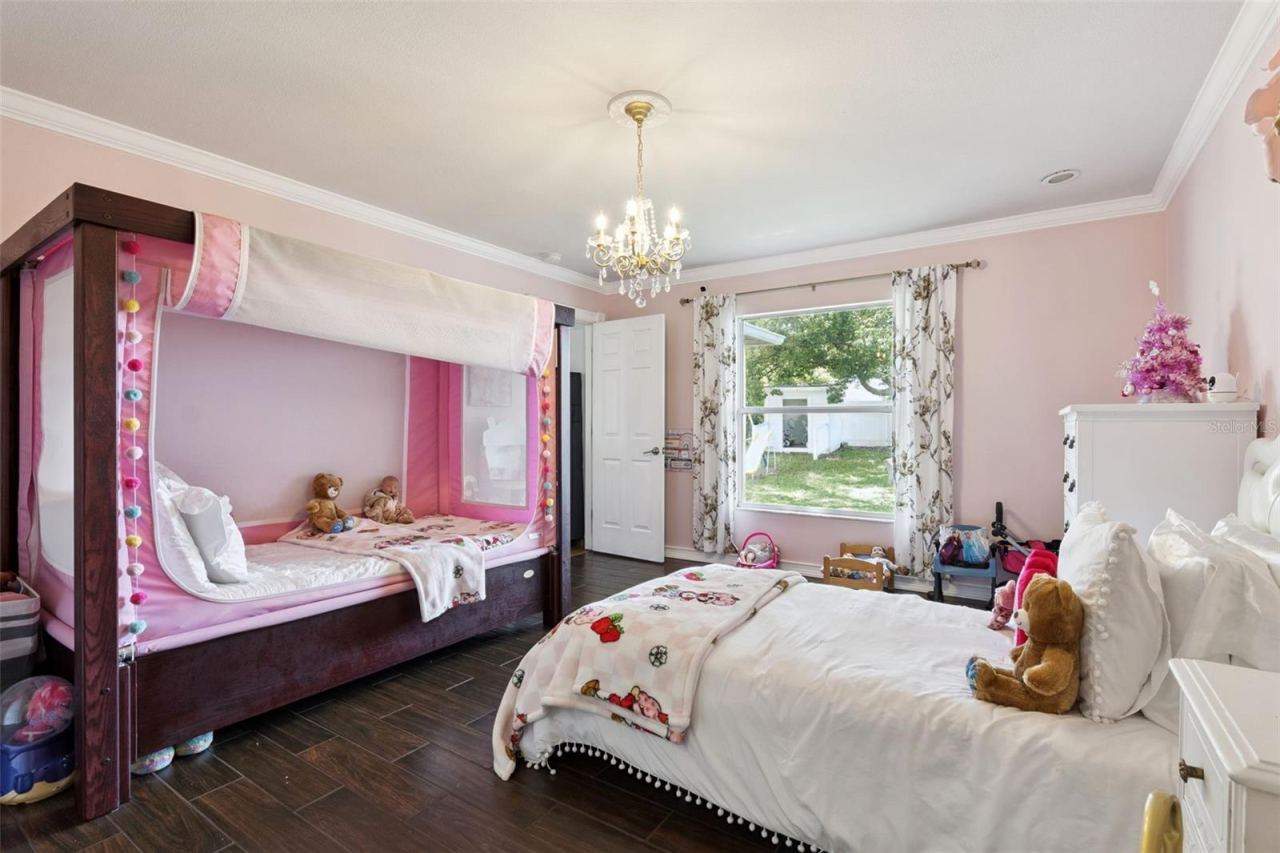 Photo 7 of 15: Primary Bedroom