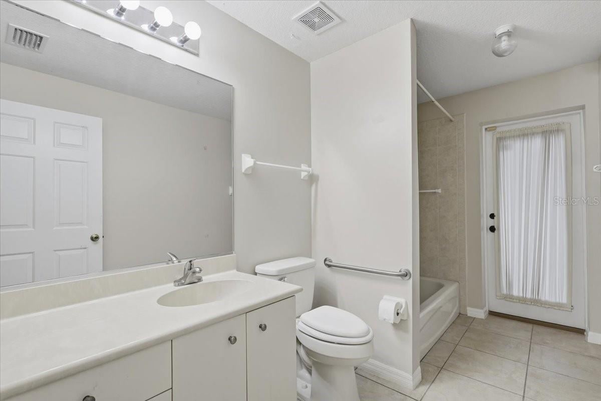 Photo 12 of 20: Primary Suite