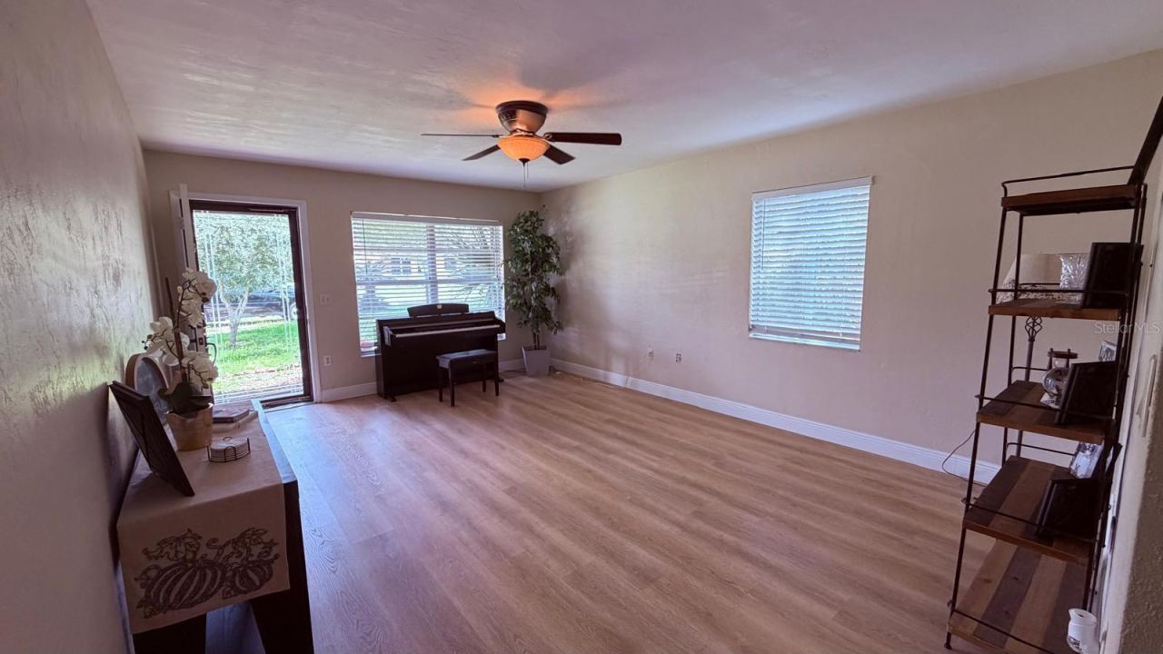Photo 16 of 20