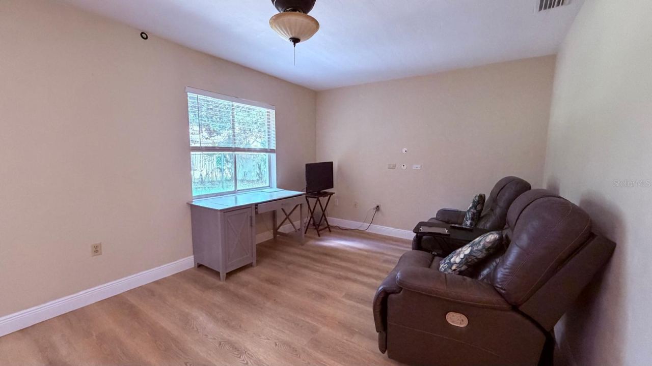 Photo 14 of 20