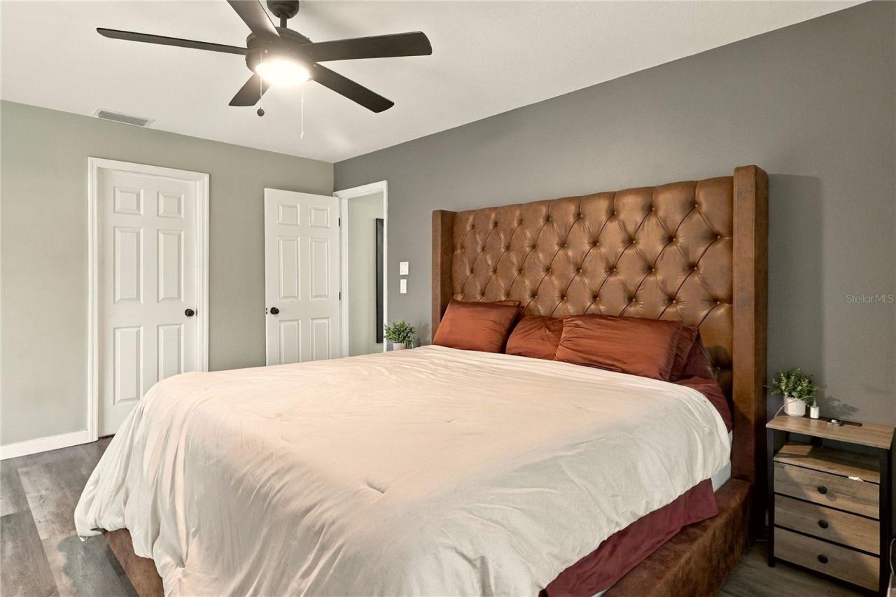 Photo 16 of 20: Bedroom