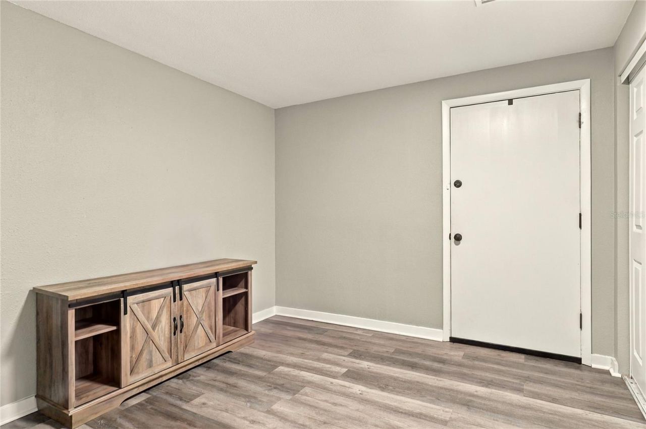 Photo 3 of 20: Entrance Foyer