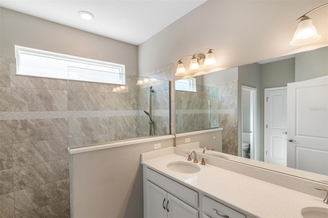 Photo 20 of 20: Primary Bathroom