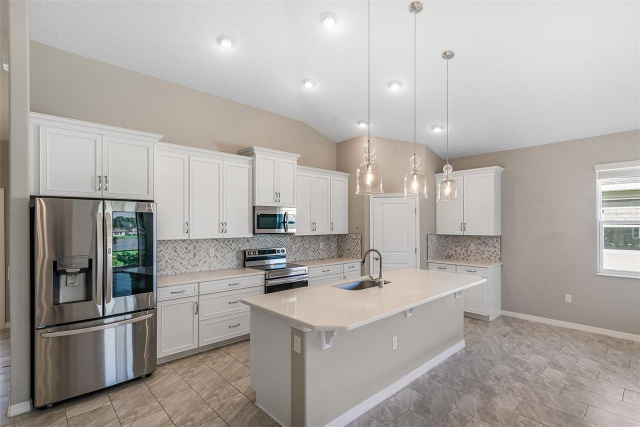 Photo 5 of 20: Kitchen Area