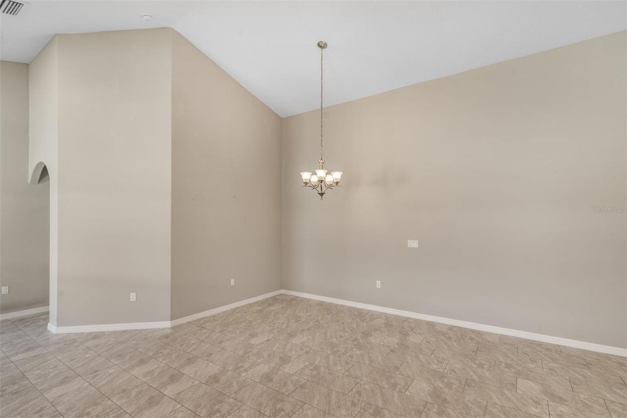 Photo 10 of 20: Dining Area