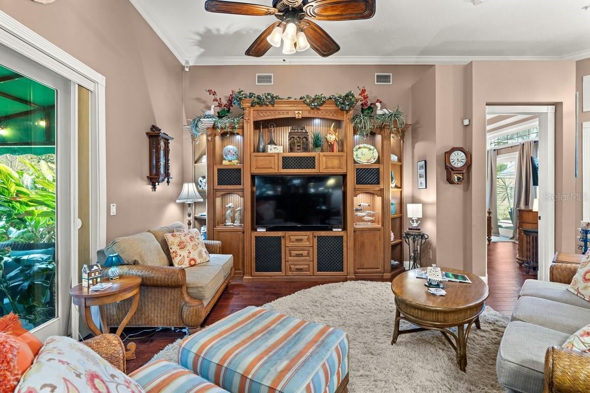 Photo 20 of 20: Living Room