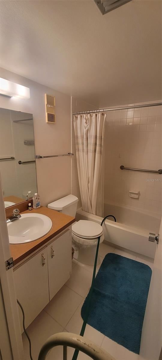 Photo 13 of 20: 2ND BATHROOM