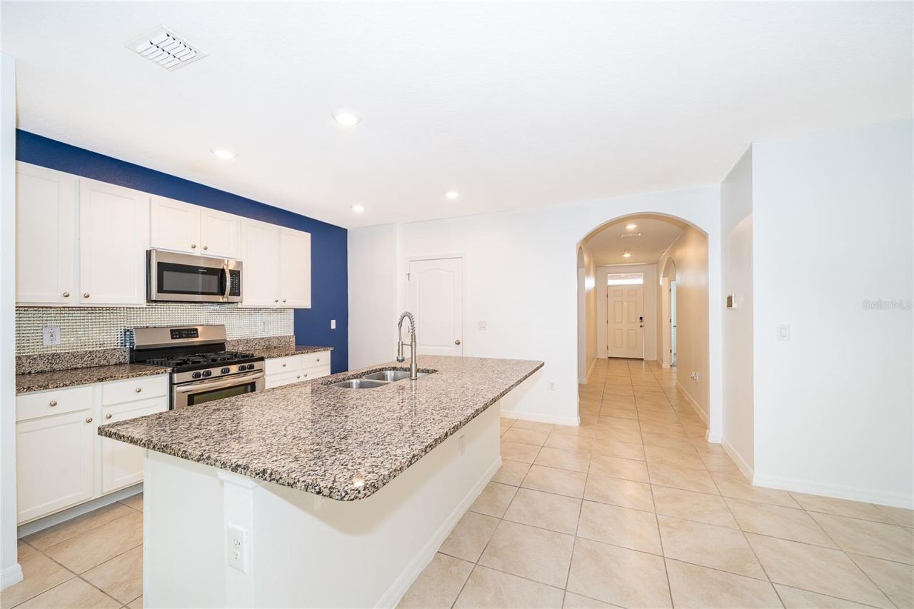 Photo 4 of 20: Kitchen