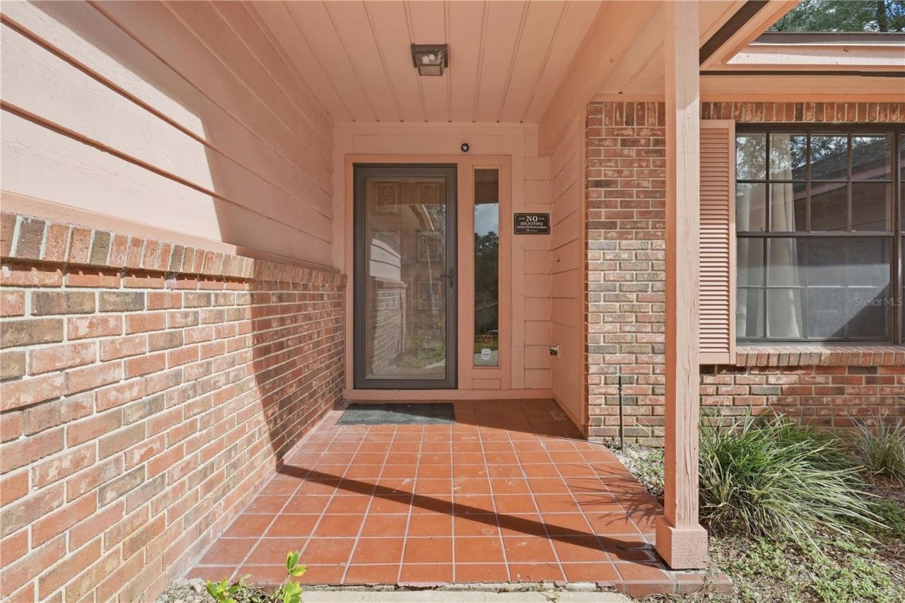 Photo 4 of 20: COVERED PORCH