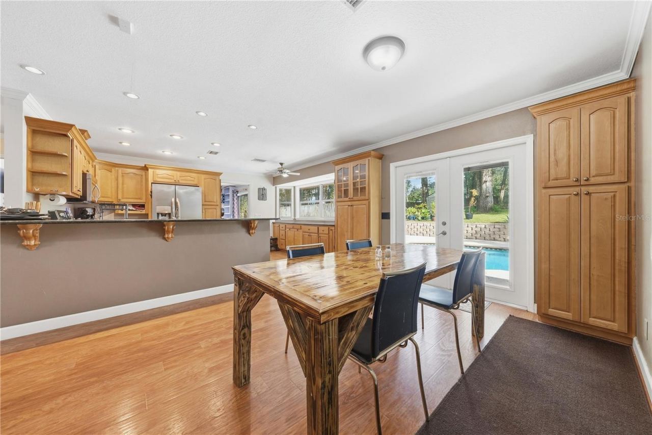 Photo 10 of 20: DINING AREA