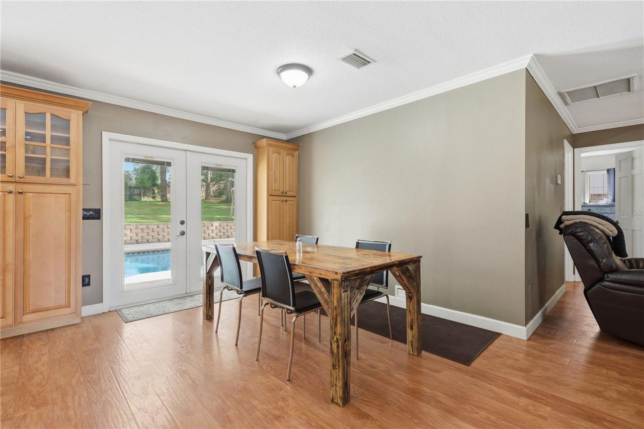 Photo 9 of 20: DINING AREA