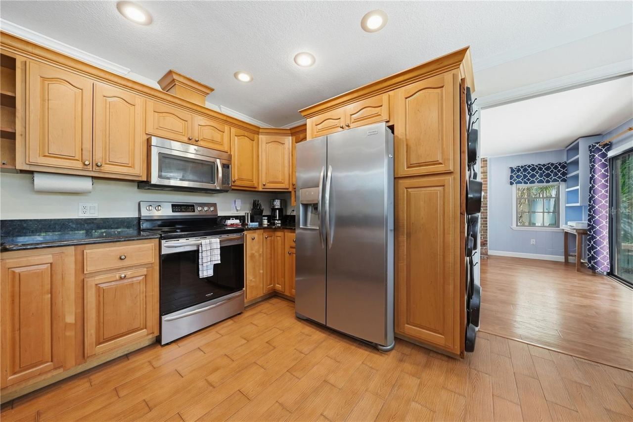 Photo 13 of 20: KITCHEN