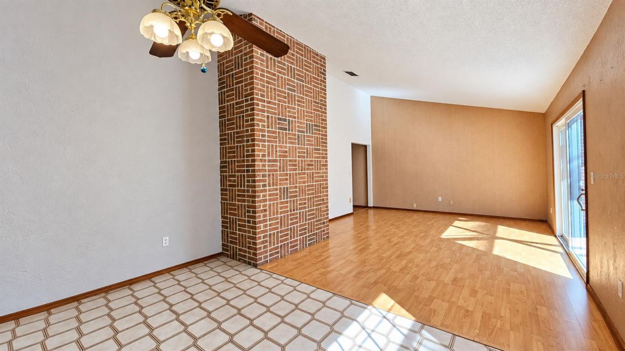 Photo 7 of 20: Dining Area/Family