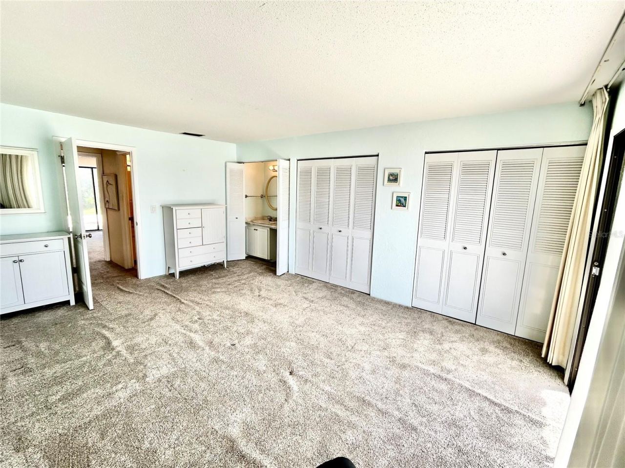 Photo 17 of 20: Primary suite