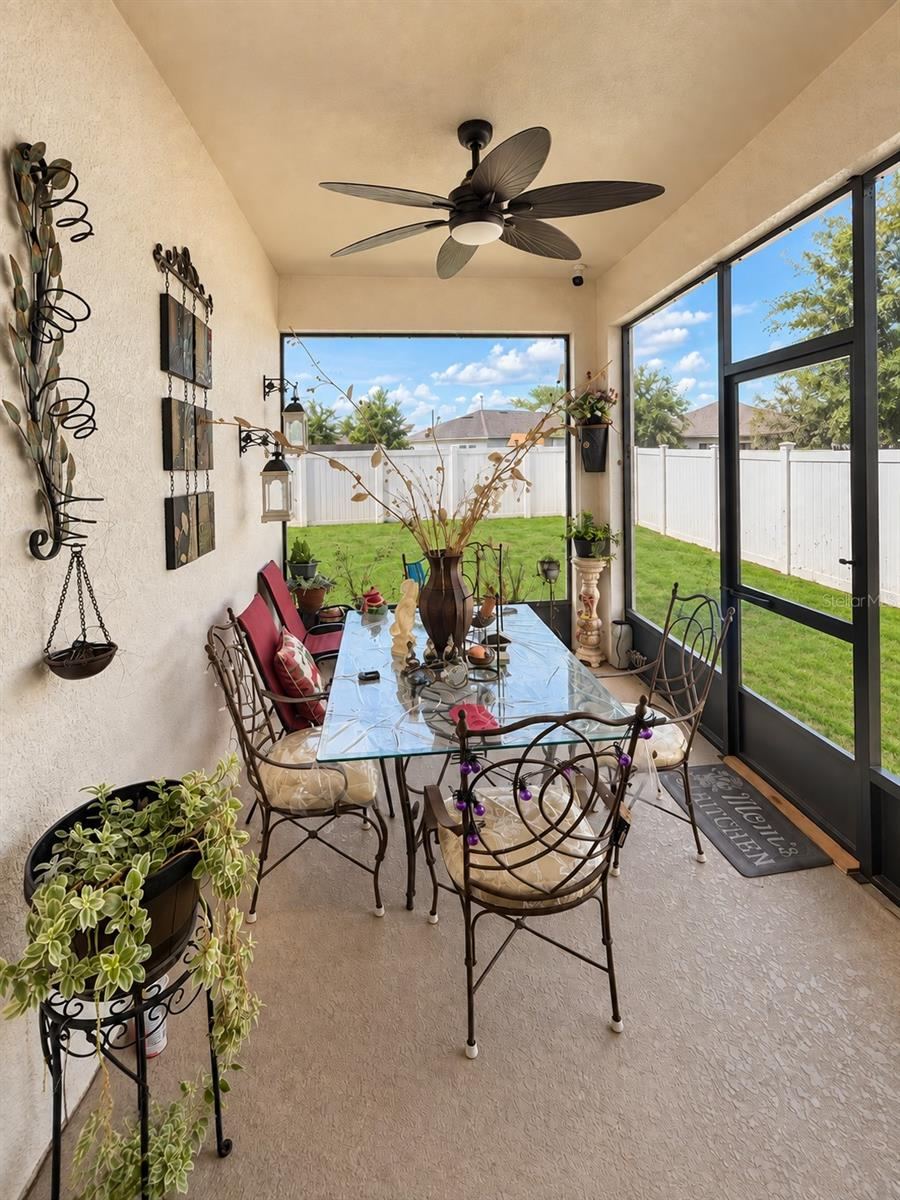 Photo 18 of 19: SCREENED REAR PORCH / LANI