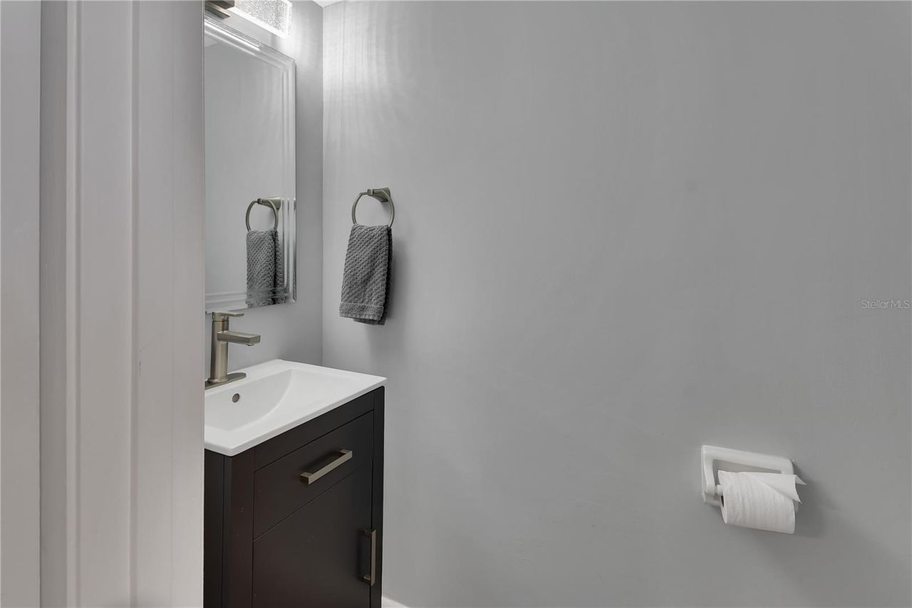 Photo 13 of 20: 1/2 Bath 1