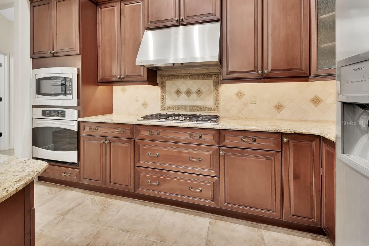 Photo 19 of 20: Kitchen