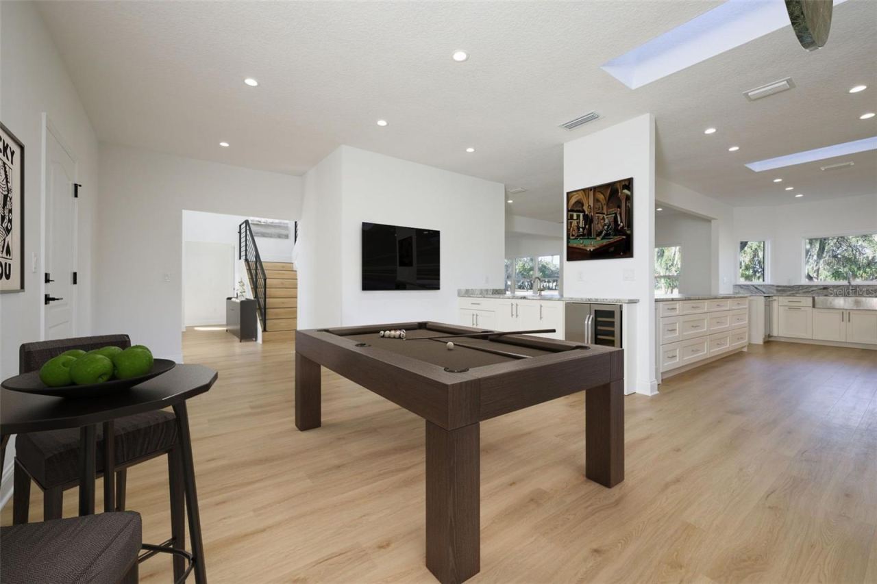 Photo 17 of 20: Family Room used as game room.