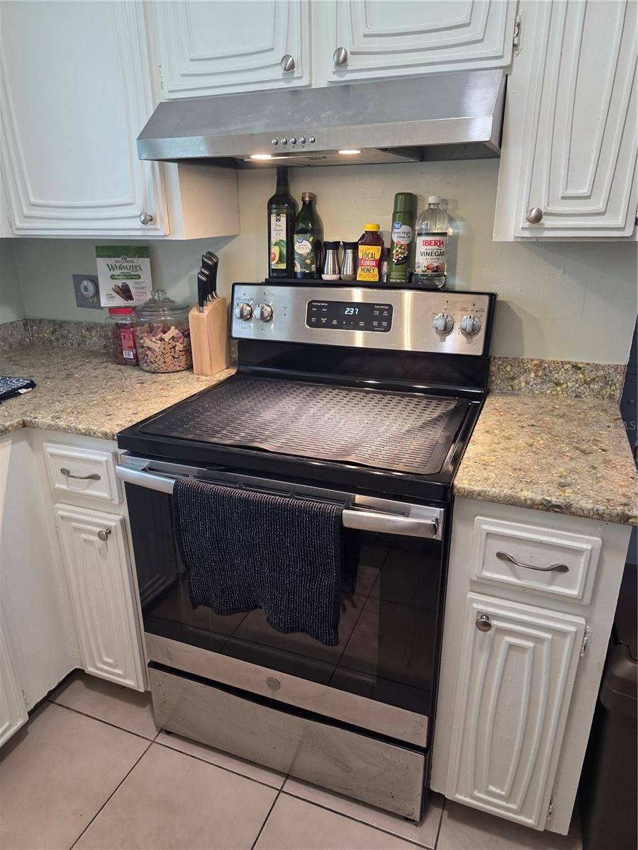 Photo 18 of 20: The perfect spot to whip up dinner!