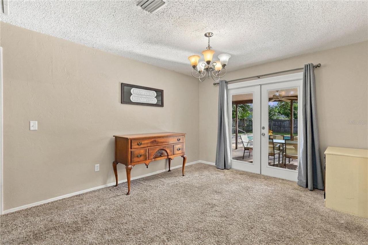 Photo 7 of 20: Dining Room