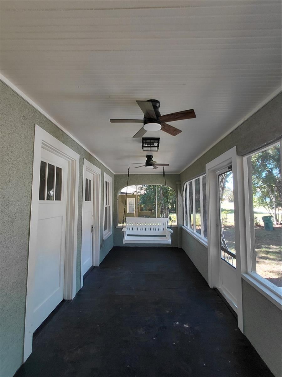 Photo 13 of 20: Right view front porch