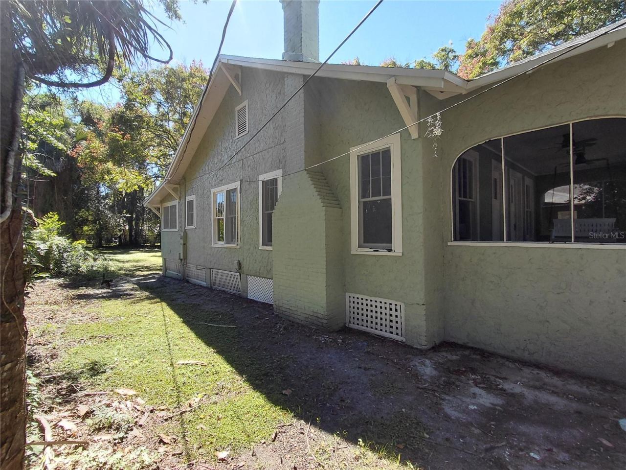 Photo 10 of 20: Left side of house