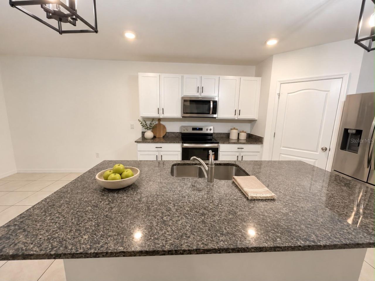 Photo 4 of 20: KITCHEN FRONT