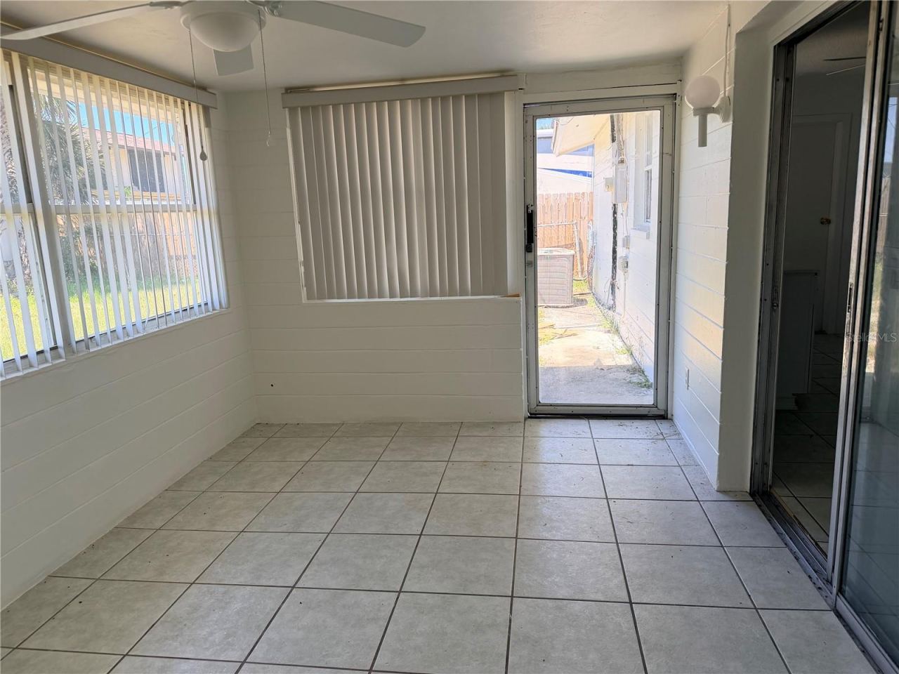 Photo 14 of 20: enclosed Florida room