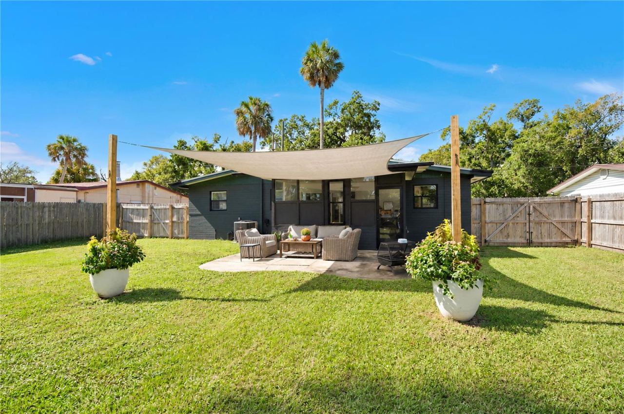 Photo 15 of 20: Outdoor living