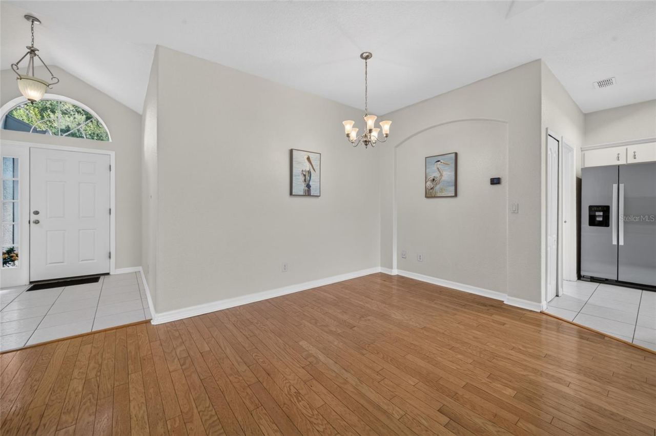 Photo 8 of 20: Dining room