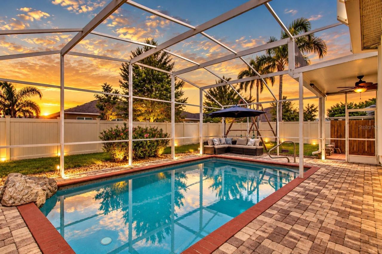 Photo 3 of 20: Salt water pool