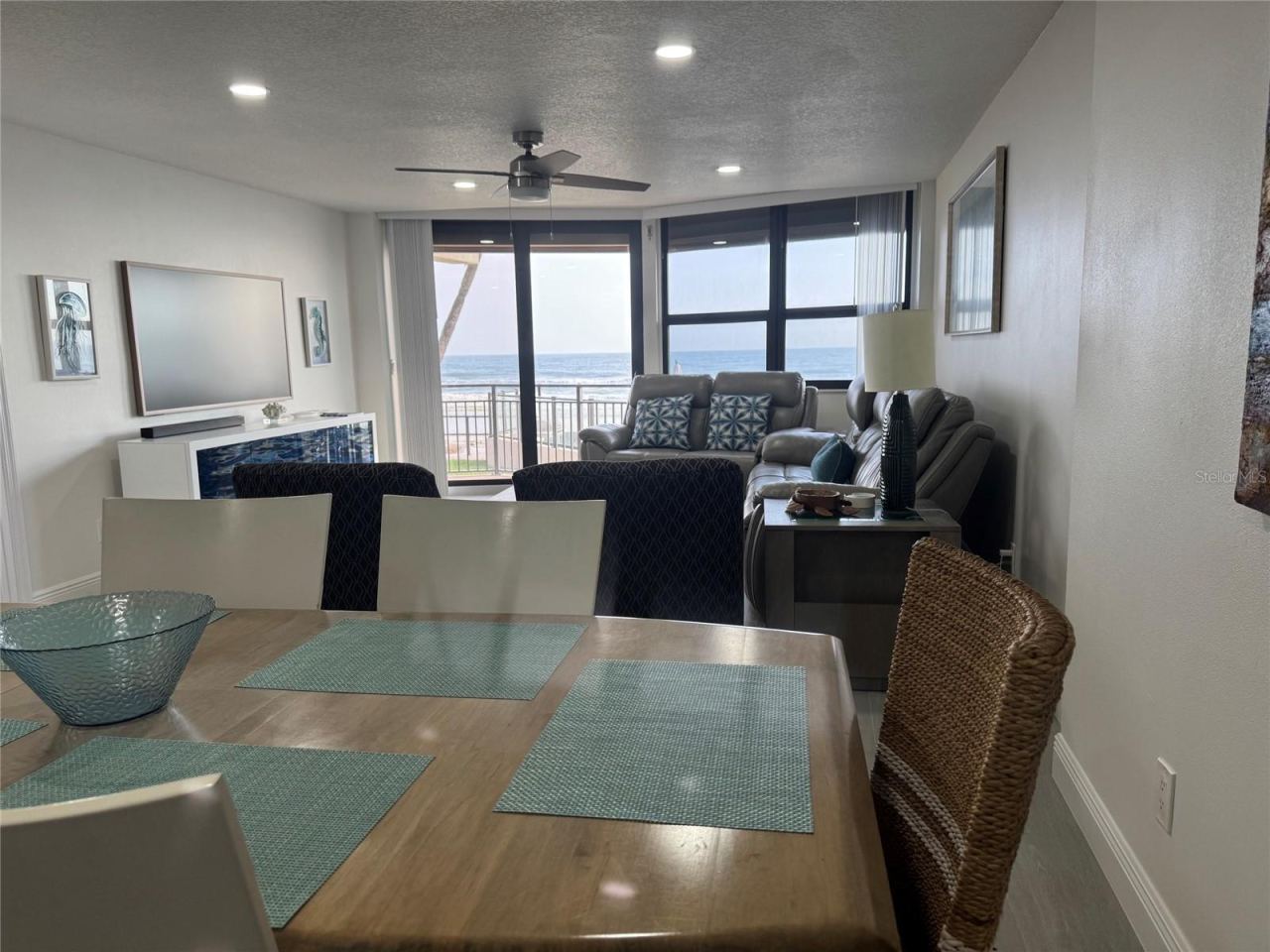 Photo 12 of 20: Dining area and Living Room