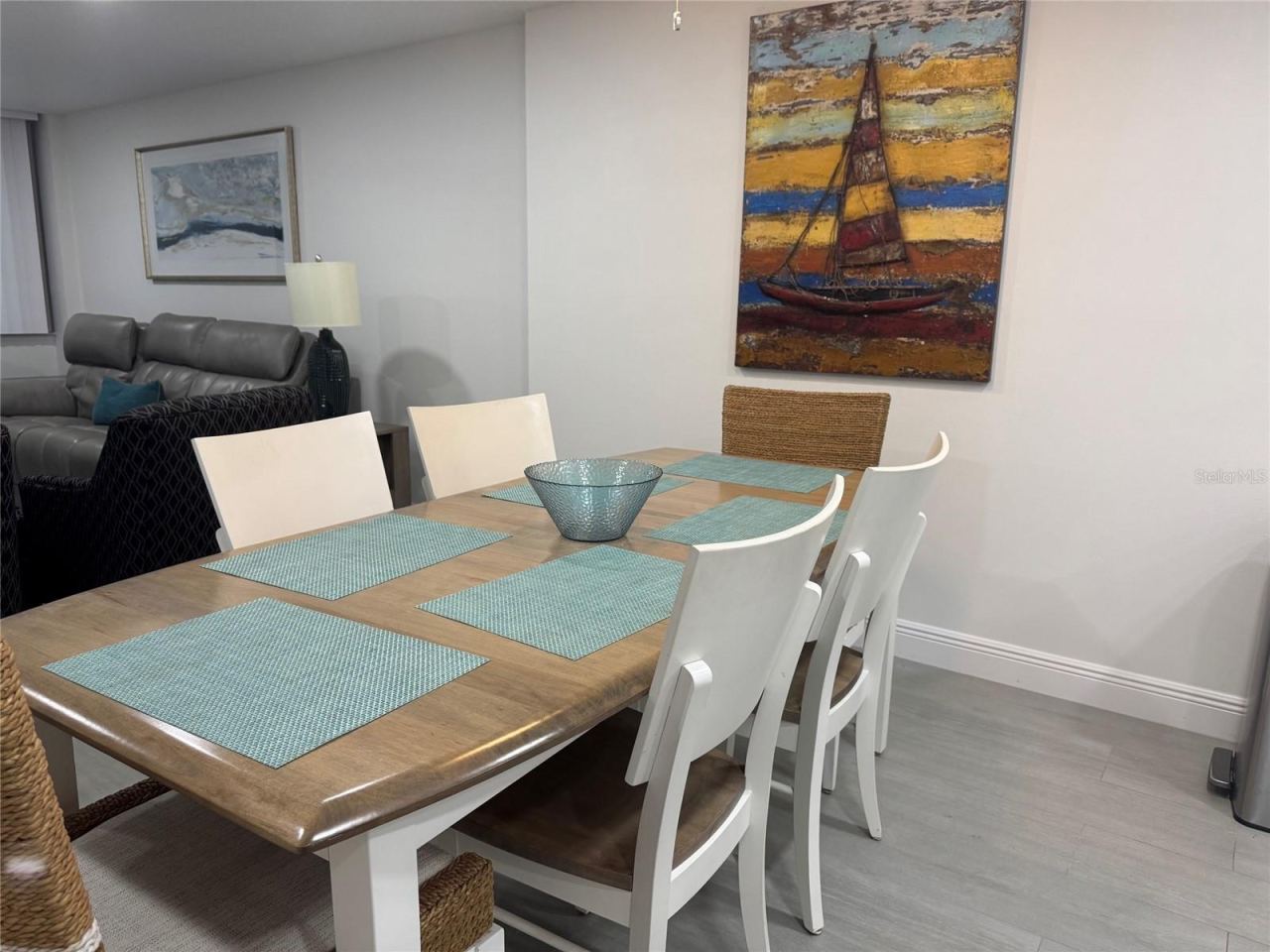 Photo 14 of 20: Dining Area