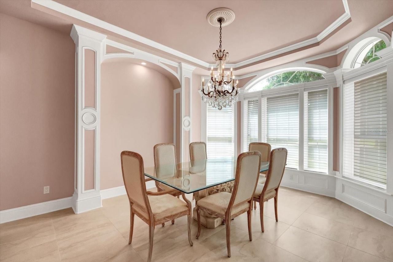 Photo 14 of 20: Dining Room