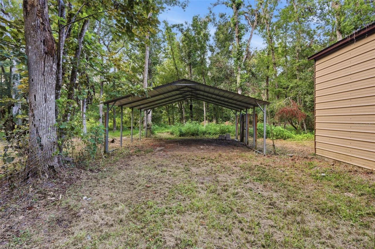 Photo 4 of 20: additional covered storage space 22'x20'