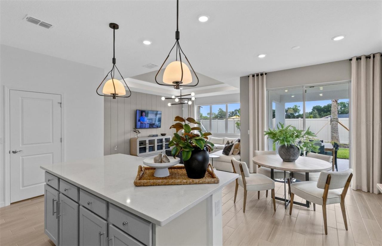 Photo 7 of 20: Model Home Design Only. Pictures and furnishings are for illustrative purposes only. Elevations, colors and options may vary. Furniture is for model home staging only.