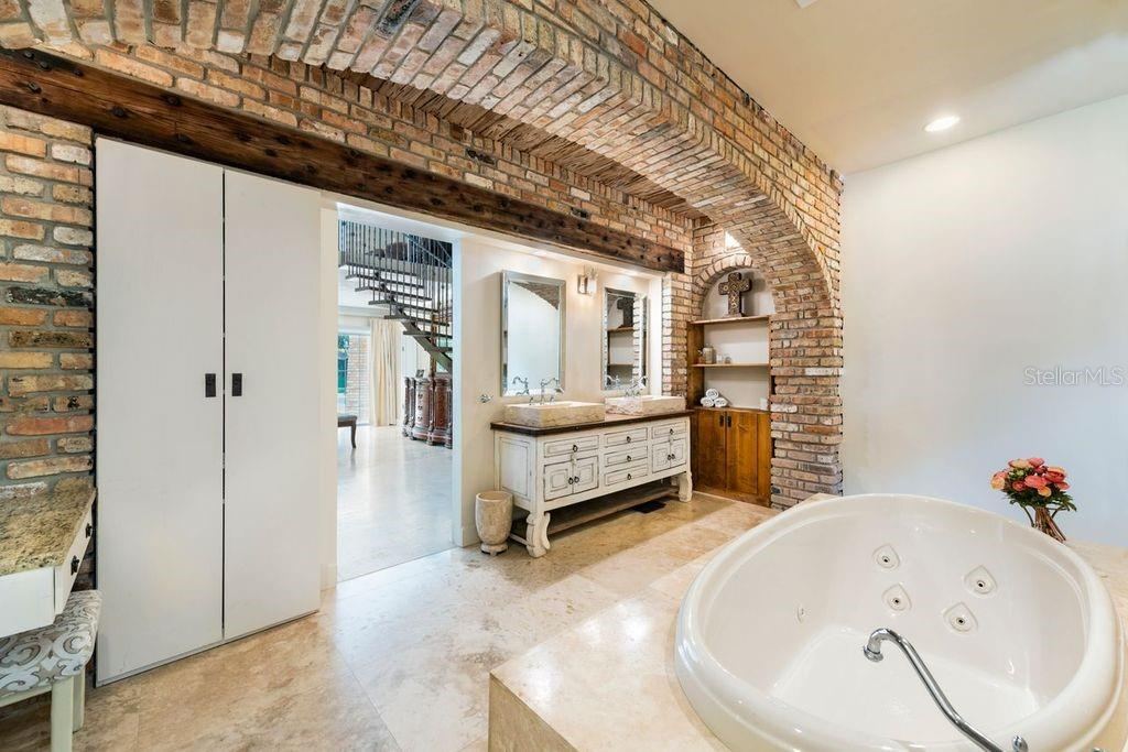 Photo 4 of 20: Master Bath