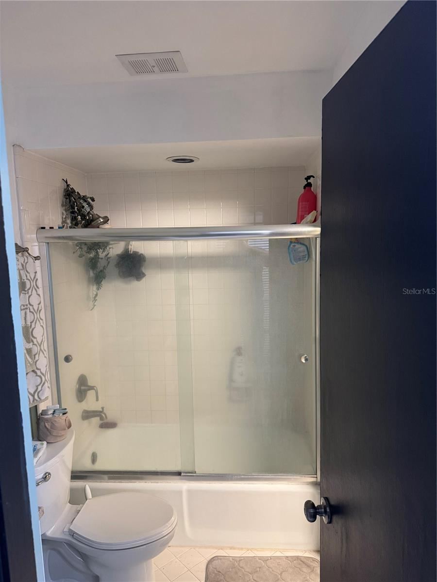 Photo 19 of 20: Bathroom 1st Floor