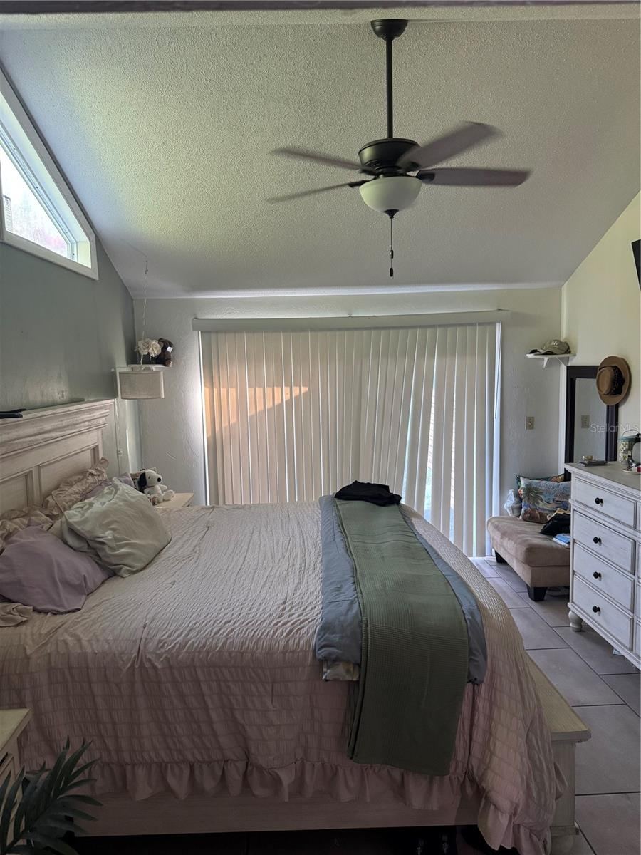 Photo 16 of 20: Master Bedroom