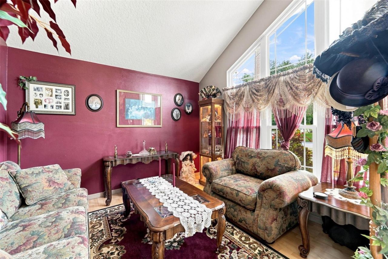 Photo 9 of 20: Bonus room, next to the foyer. Look at that large window providing abundance of natural light