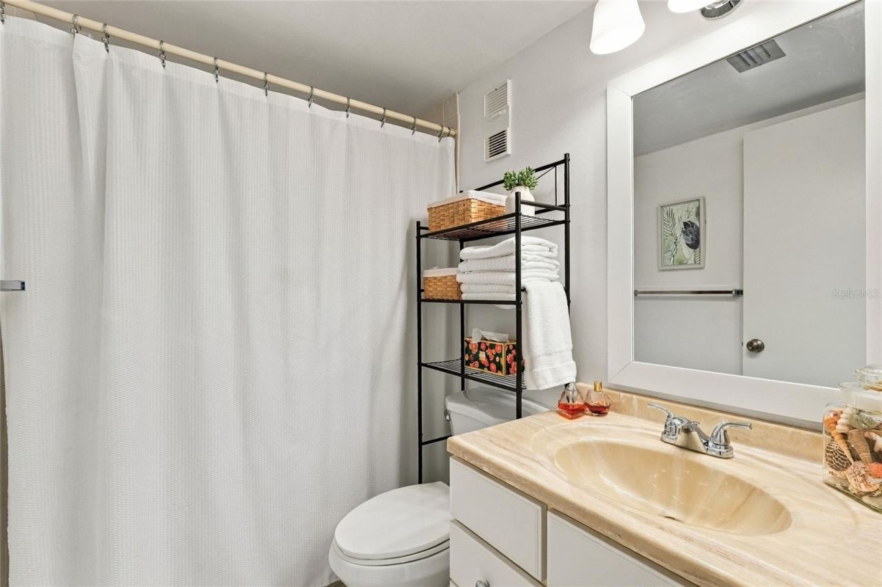 Photo 15 of 20: Second Bathroom