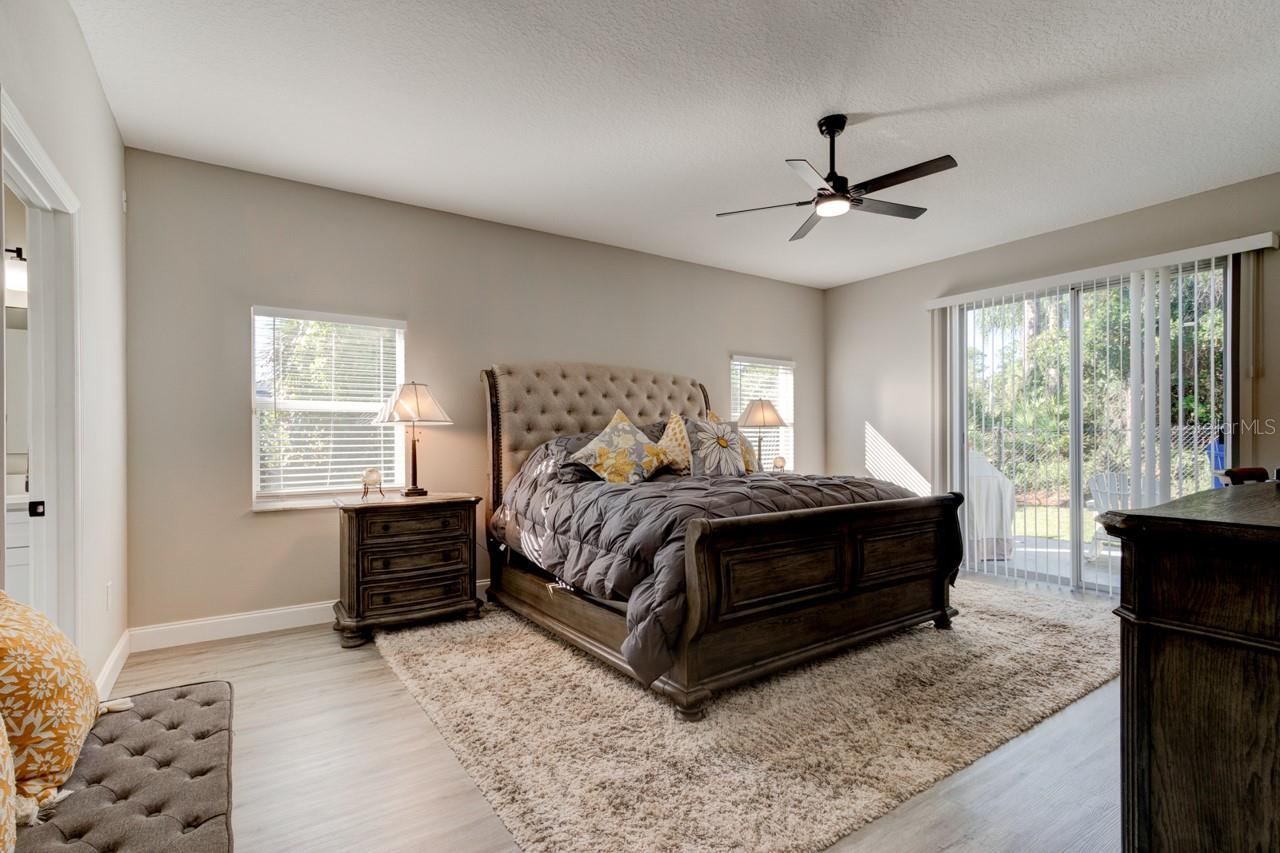 Photo 11 of 20: Master Bedroom