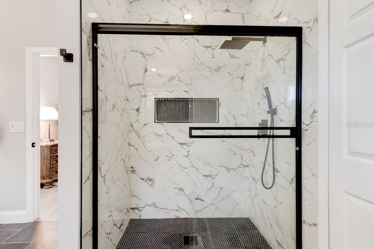 Photo 18 of 20: Master Bath