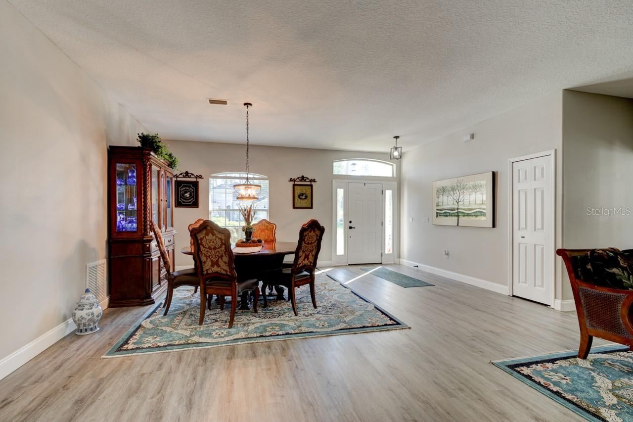 Photo 6 of 20: Dining Room