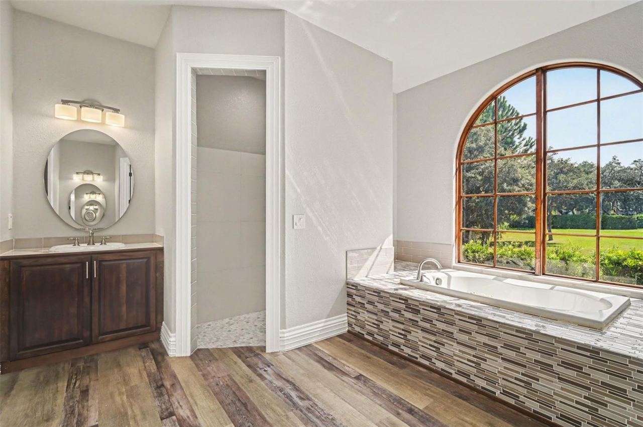 Photo 18 of 20: master bathroom