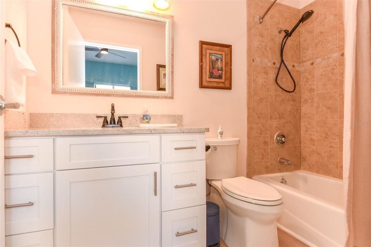 Photo 20 of 20: Bedroom 1 ensuite bath